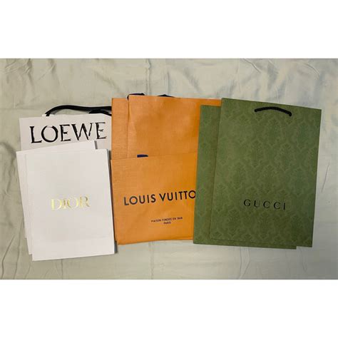 日幣狂跌！日本必買名牌 LOEWE、Dior、Gucci等低 .